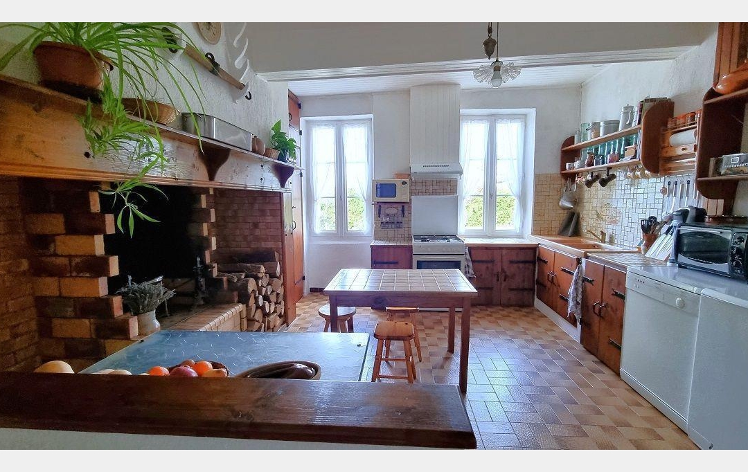 ACCES IMMOBILIER : House | L'ISLE-JOURDAIN (32600) | 190 m2 | 366 000 € 